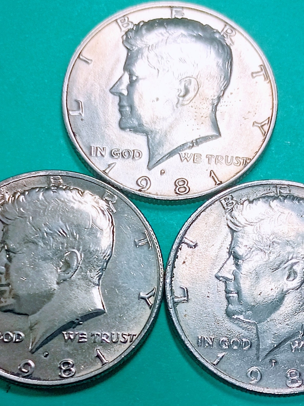 1981-P Kennedy Half Dollar 3-Coin Set In Good Circulated Condition. #0745mp
